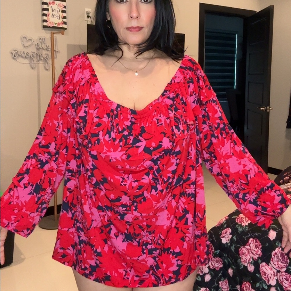 Leota Red and Black Ruffled 3/4 Sleeve Blouse - Picture 6 of 8